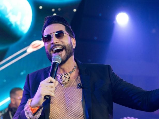 Latino grava projeto audiovisual com IA e participações especiais
