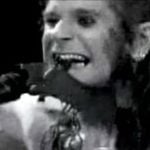 Ozzy já mordeu morcego vivo no palco e inalou formigas; relembre histórias do cantor