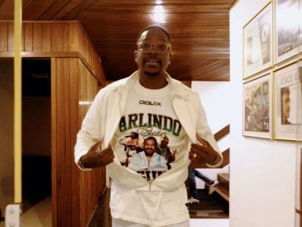 Mumuzinho lança música em homenagem a Arlindo Cruz com documentário emocionante