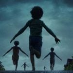 “A Hora do Mal” é o melhor do terror do ano justamente por não se levar a sério