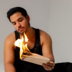 Ex-The Voice, Bruno Gadiol aposta na ousadia em novo álbum: “Não me sinto uma coisa só”