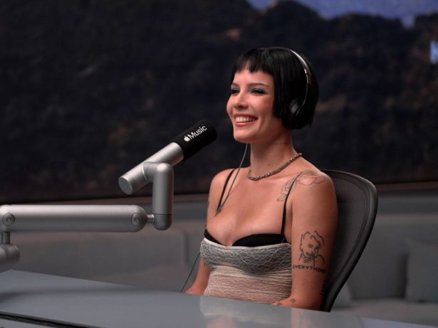 Halsey desabafa sobre cobranças da gravadora: “Não posso lançar um álbum agora”
