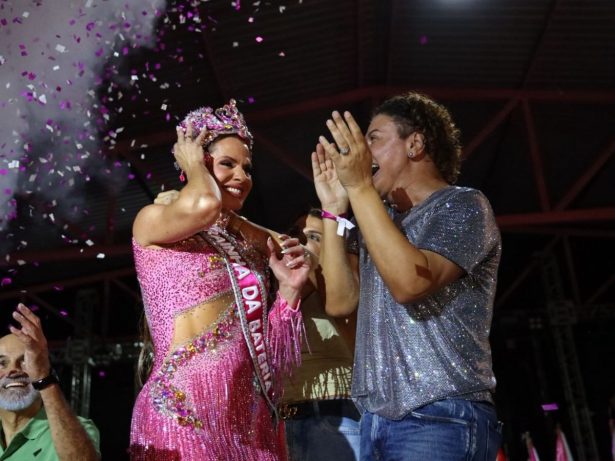 Karen Lopes é coroada rainha de bateria da Unidos do Jacarezinho por David Brazil