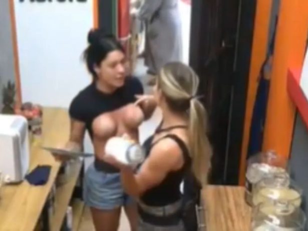 Saory acusa Rayane de ficar “peladona” na frente dos homens e provoca nova briga
