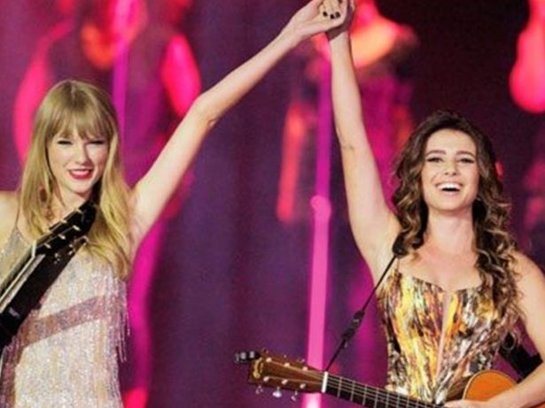 Paula Fernandes relembra parcerias com Taylor Swift e Shania Twain: “Desafiador”