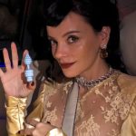 Lily Allen lança pen drive com formato de brinquedo sexual: “Apenas para armazenamento”