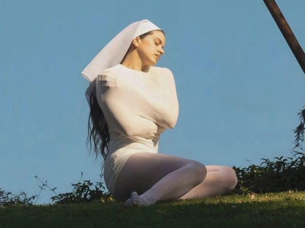 Após alta demanda, Rosalía anuncia show extra no Rio de Janeiro para a “Lux Tour”