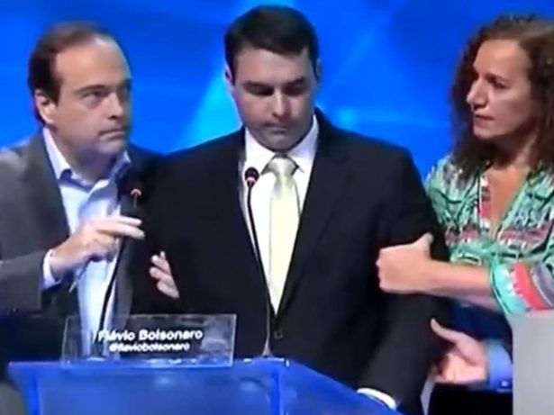 Flávio Bolsonaro relembra desmaio em debate e promete mudança: “Vou atropelar”