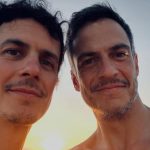 Mateus Solano impressiona internautas por semelhança com o irmão: “Gêmeos?!”