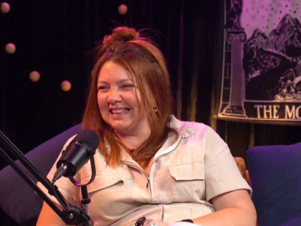 Comediante Arianna Nutt fala sobre envelhecimento de forma leve no espetáculo “De Repente 40”