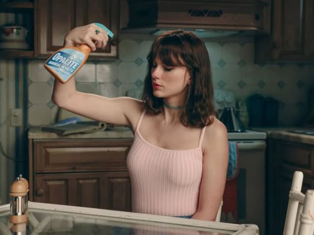 Taylor Swift ignora o YouTube e lança clipe de “Opalite” nos streamings de áudio
