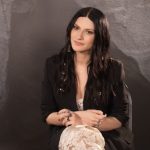 Laura Pausini revela expectativa por show em estádio no Brasil: “Coração bate forte”