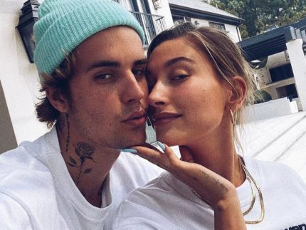 Apesar de rumores, Justin Bieber e Hailey Baldwin continuam juntos, diz site