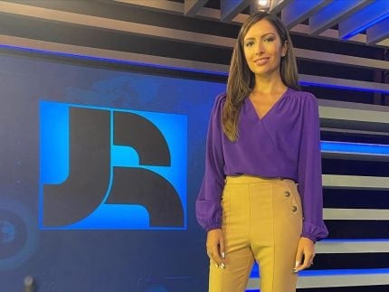 Saiba quem vai ser o substituto de Sérgio Aguiar no Jornal da Record 1 paloma poeta irma de patricia poeta vai estrear no domingo espetacular 1655505033671 v2 4x3
