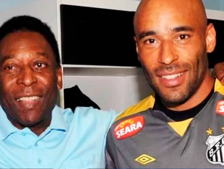 Filho de Pelé comenta primeiro aniversário sem o Rei: “Muita saudade”