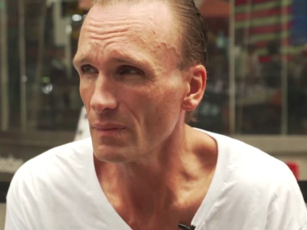 Ator que fez vilão em “O Máskara” é encontrado sem vida em apartamento em Nova York