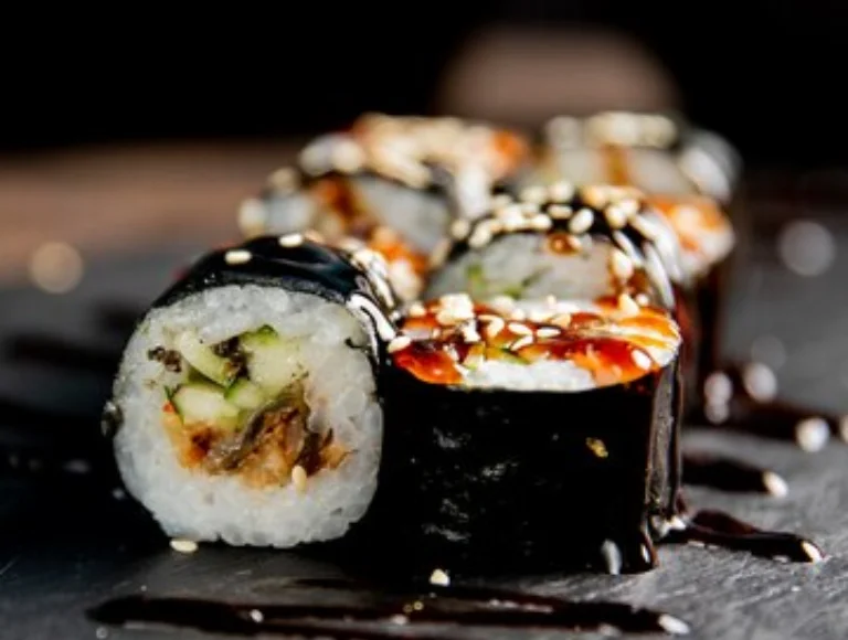 Pode sushi todo dia? Nutricionista explica como encaixar comida japonesa na dieta
