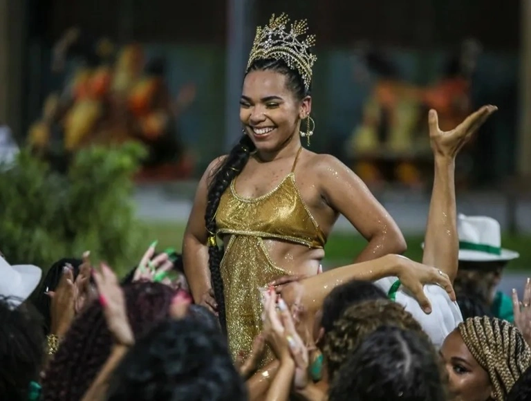 Polícia Civil do Rio  investiga  racismo contra rainha de bateria da Imperatriz