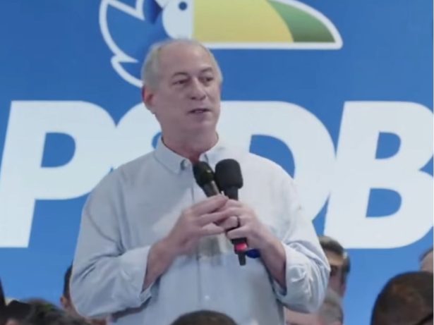 Ciro Gomes volta ao PSDB com críticas ao PT e mira governo do Ceará