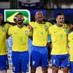 Brasil dá show, goleia Omã e avança para as 4° da Copa do Mundo de Futebol de Areia