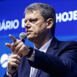 Tarcísio sugere “40 anos em 4” para o Brasil e deixa “no ar” possível candidatura em 2026