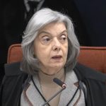 Cármen Lúcia corrige advogado em sessão e nega que TSE tenha cogitado voto impresso
