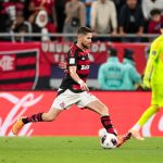 Flamengo perde Jorginho por fratura após jogo com Palmeiras e sobe tom contra arbitragem