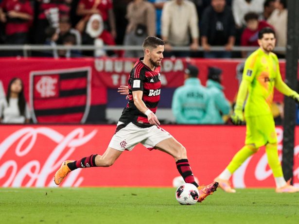 Flamengo perde Jorginho por fratura após jogo com Palmeiras e sobe tom contra arbitragem