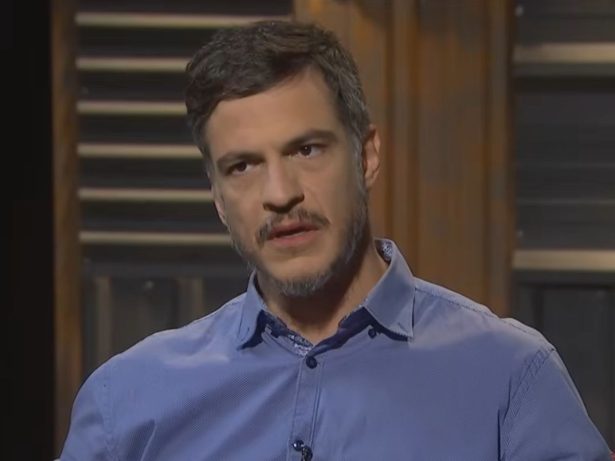 Mateus Solano reflete sobre Félix e diz o motivo de “Amor à Vida” não voltar ao ar
