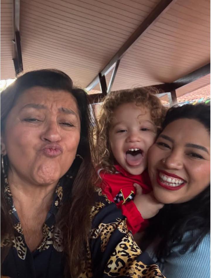 Regina Casé, Domênico e a mãe do menino, Eliza - Reprodução/Instagram
