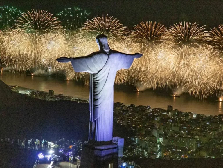 Grandes nomes da música assinam com a Globo para O réveillon no Rio de Janeiro