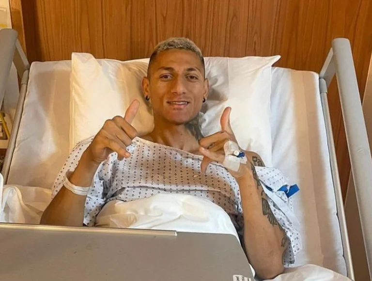 Richarlison, da Seleção, revela que passou por cirurgia no púbis