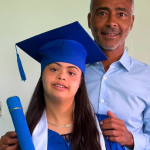 Romário celebra formatura de filha com síndrome de Down: “Rumo a faculdade”