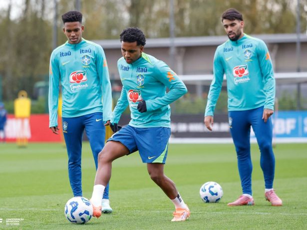 Carlo Ancelotti comanda primeiro treino completo da Seleção em Londres