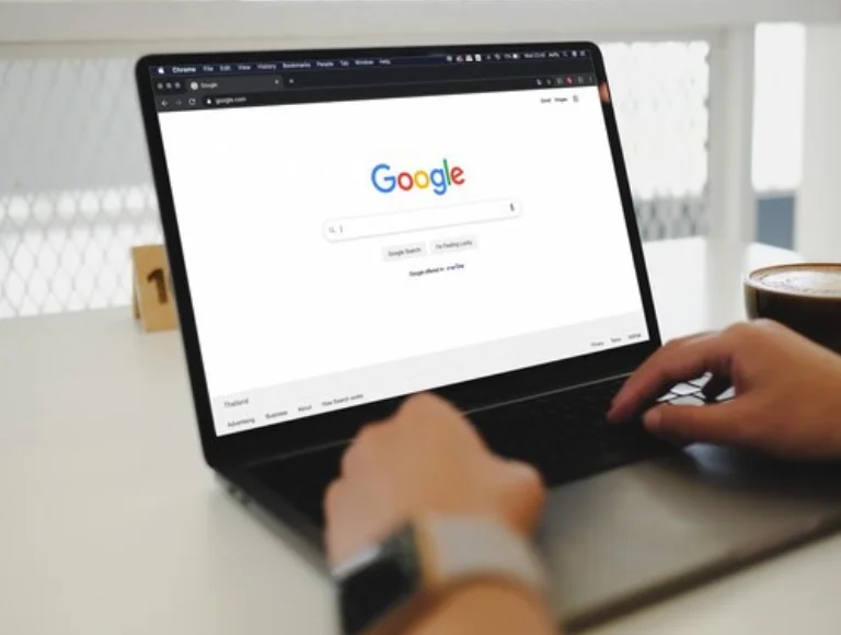 Saiba quais foram os famosos mais buscados no Google em 2023