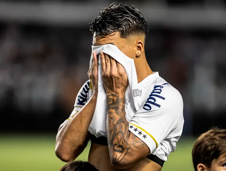 Indo para Série B, Santos ainda não renovou contratos com a maioria dos patrocinadores