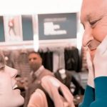 Justin Bieber presta homenagem ao avô, Bruce Dale, que morreu aos 80 anos