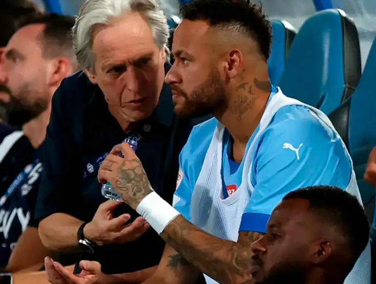 Segundo jornal espanhol, Neymar já está brigando com novo técnico