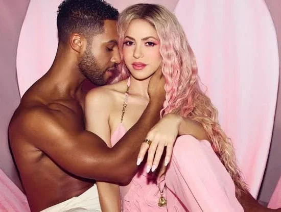 Shakira está namorando ator que participou do novo clipe da cantora, diz site