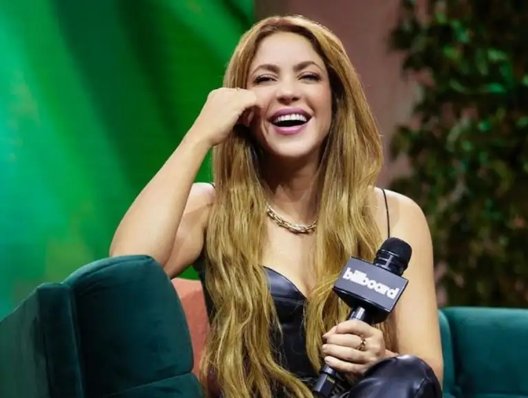 Shakira usa joias avaliadas em meio milhão em entrevista na Billboard. Saiba detalhes!