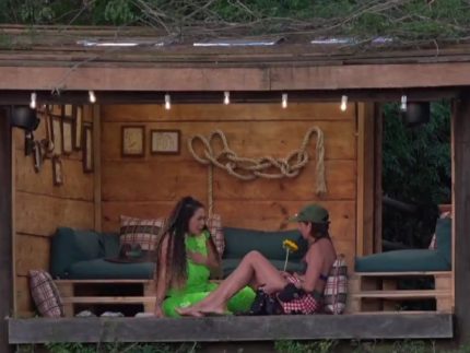 Após dias de rivalidade, Darlin Ferrattry e Giovanna Gold fazem as pazes em “A Fazenda 18”
