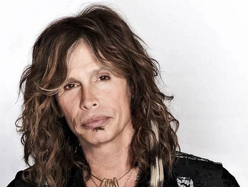 Steven Tyler, vocalista do Aerosmith, é acusado de agressão sexual a menor