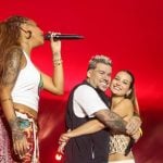 DJ Buarque oficializa namoro com Nicolly Massariol no palco do Numanice em Salvador