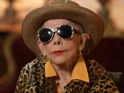 Socialite Regina Lemos retorna à mansão após prisão de ex-motorista. Entenda!