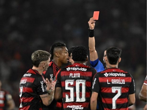 Punição na Libertadores: Plata é processado pela Conmebol e Flamengo reage