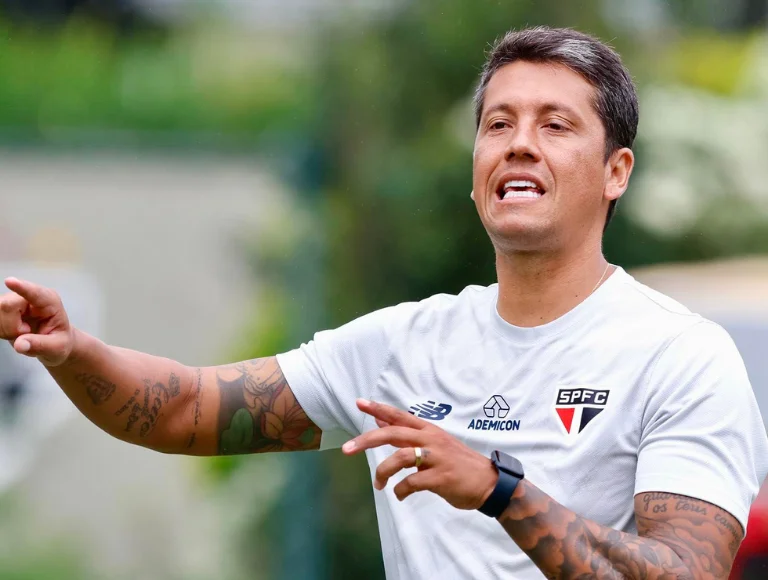 Thiago Carpini, técnico do São Paulo