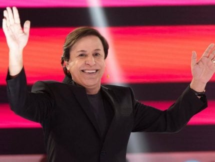 Tom Cavalcante relembra início da carreira no humor: “Modo de sobrevivência”
