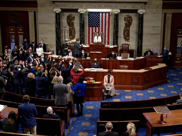 Com apoio apertado, Câmara dos Estados Unidos aprova plano trilionário de Trump