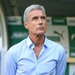 Técnico do Grêmio, Luís Castro chega pressionado para GreNal da Copa do Brasil