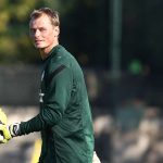 Ex- goleiro de Arsenal e Juventus morre após colidir carro com um trem